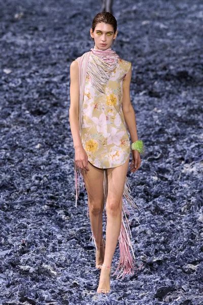 Look 24